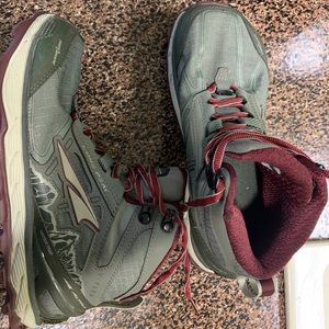 Altra Lone Peak Mid